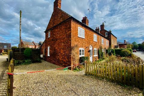 3 bedroom cottage to rent, Dove Lane, Uttoxeter ST14