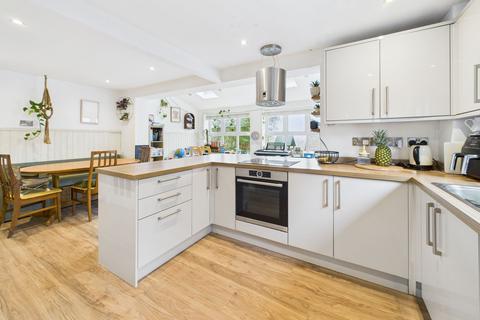 3 bedroom semi-detached house for sale, Perlethorpe Drive, Nottingham NG4