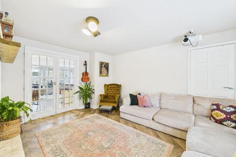 3 bedroom semi-detached house for sale, Perlethorpe Drive, Nottingham NG4