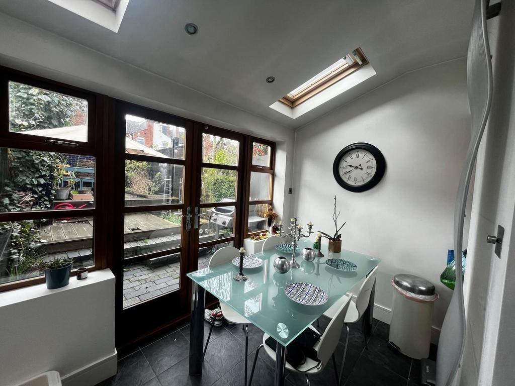Breakfast Kitchen 2.jpg
