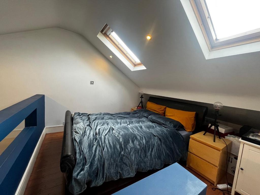 Bedroom One Mezzanine.jpg