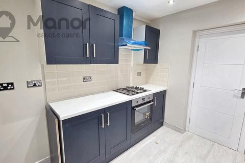 3 bedroom terraced house to rent, Pelham Road, Ilford, IG1 1RF