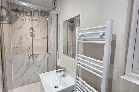 3 bedroom terraced house to rent, Pelham Road, Ilford, IG1 1RF