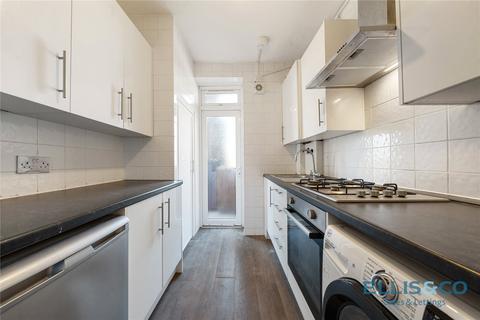 3 bedroom apartment to rent, Granville Place, High Road, London, N12