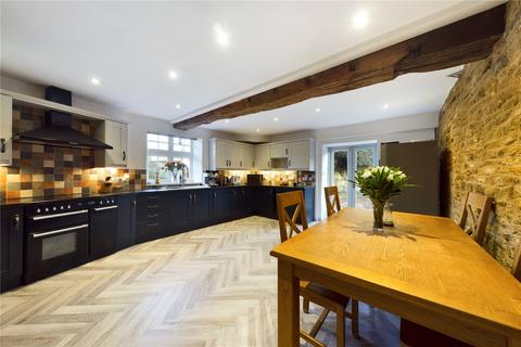 4 bedroom semi-detached house to rent, Well Yard, Northampton NN2