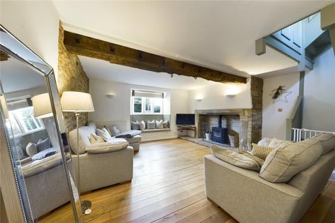 4 bedroom semi-detached house to rent, Well Yard, Northampton NN2