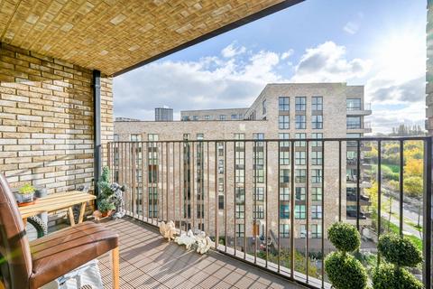 2 bedroom flat for sale, Lakeside Drive, Park Royal, London, NW10