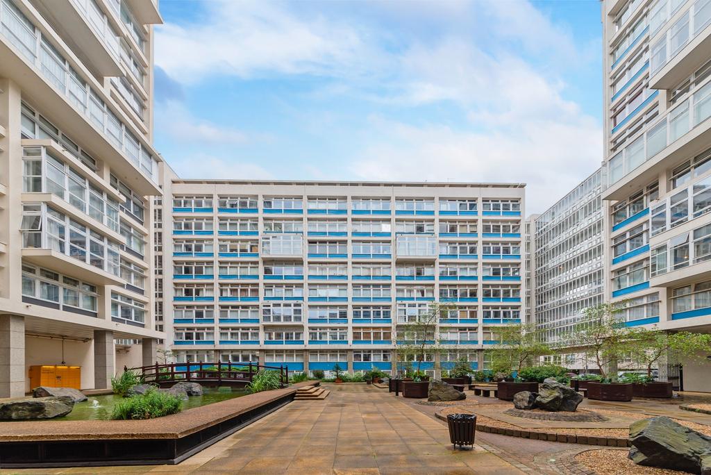 Exterior - Metro Cen