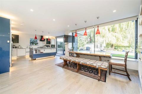 undefined, Vicarage Walk, Maidenhead SL6