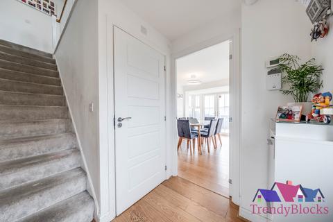 25 Wheeler Close, Dartford, DA1 5UL