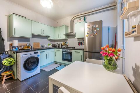 3 bedroom terraced house to rent, Harcourt Road, Stratford, London, E15