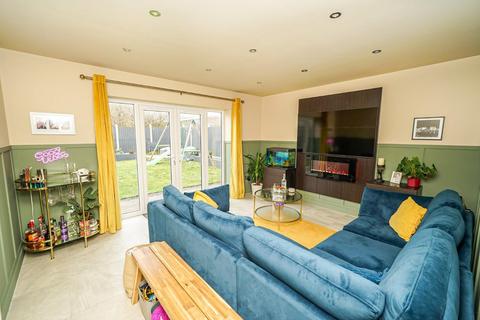 4 bedroom semi-detached house for sale, Lywood Road, Leighton Buzzard