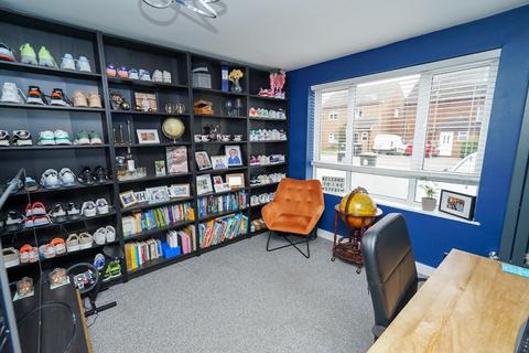 4 bedroom semi-detached house for sale, Lywood Road, Leighton Buzzard