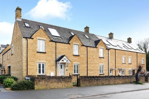 4 bedroom end of terrace house to rent, Station Road, Cheltenham GL54