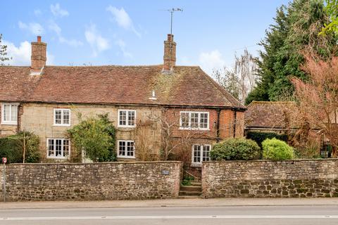 Codmore Hill - close to local shops