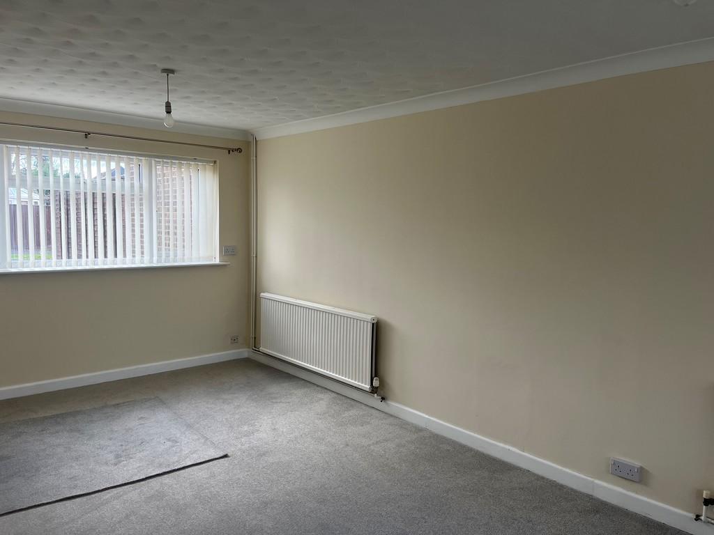 4 Meadow Court living room
