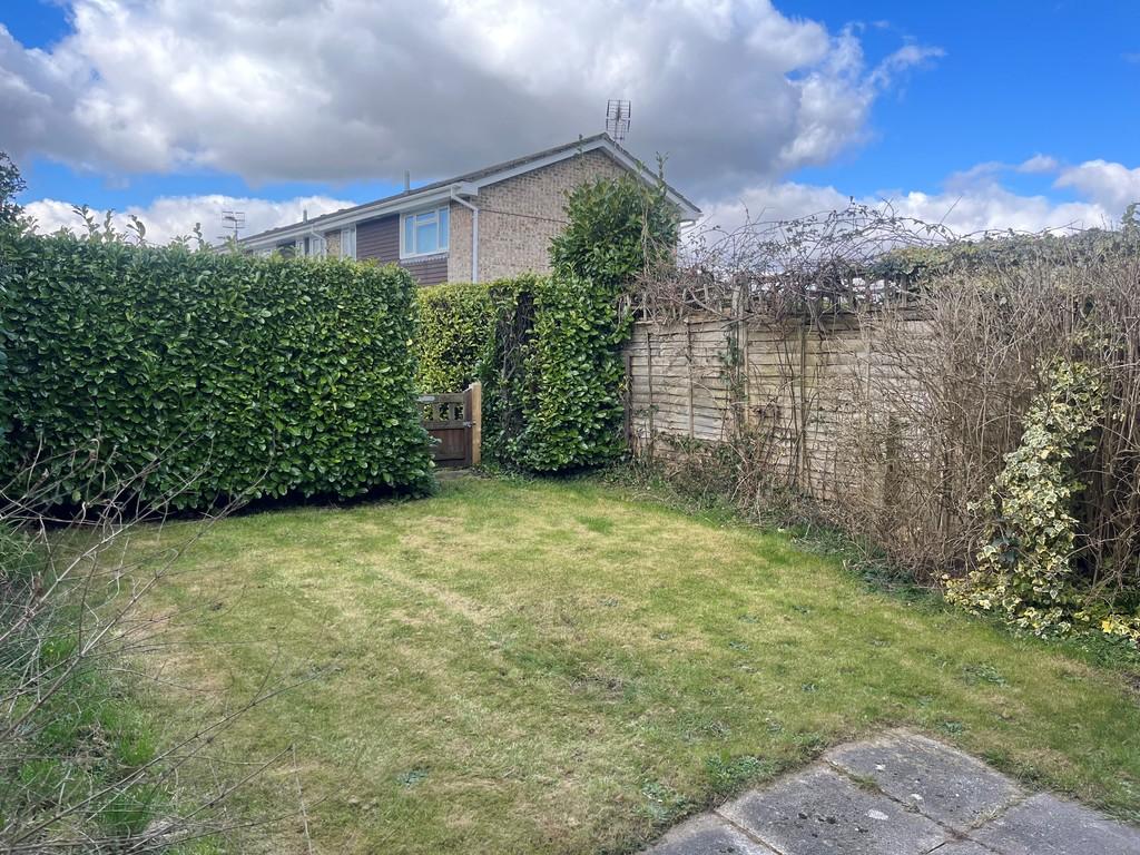 4 Meadow Court garden