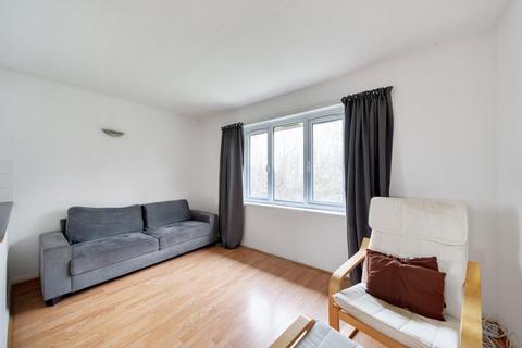 1 bedroom flat to rent, Rusper Close, Cricklewood, NW2