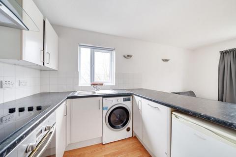 1 bedroom flat to rent, Rusper Close, Cricklewood, NW2