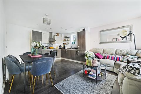 2 bedroom flat to rent, Baldwin Court, Highfield Avenue, Golders Green, NW11