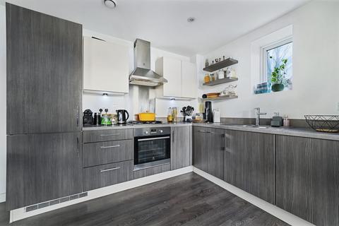 2 bedroom flat to rent, Baldwin Court, Highfield Avenue, Golders Green, NW11