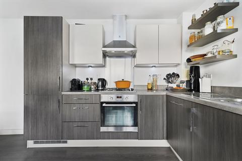 2 bedroom flat to rent, Baldwin Court, Highfield Avenue, Golders Green, NW11