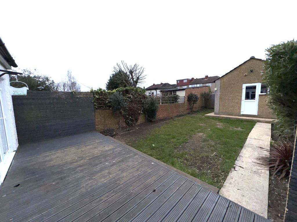 149 Exeter Rd Garden2