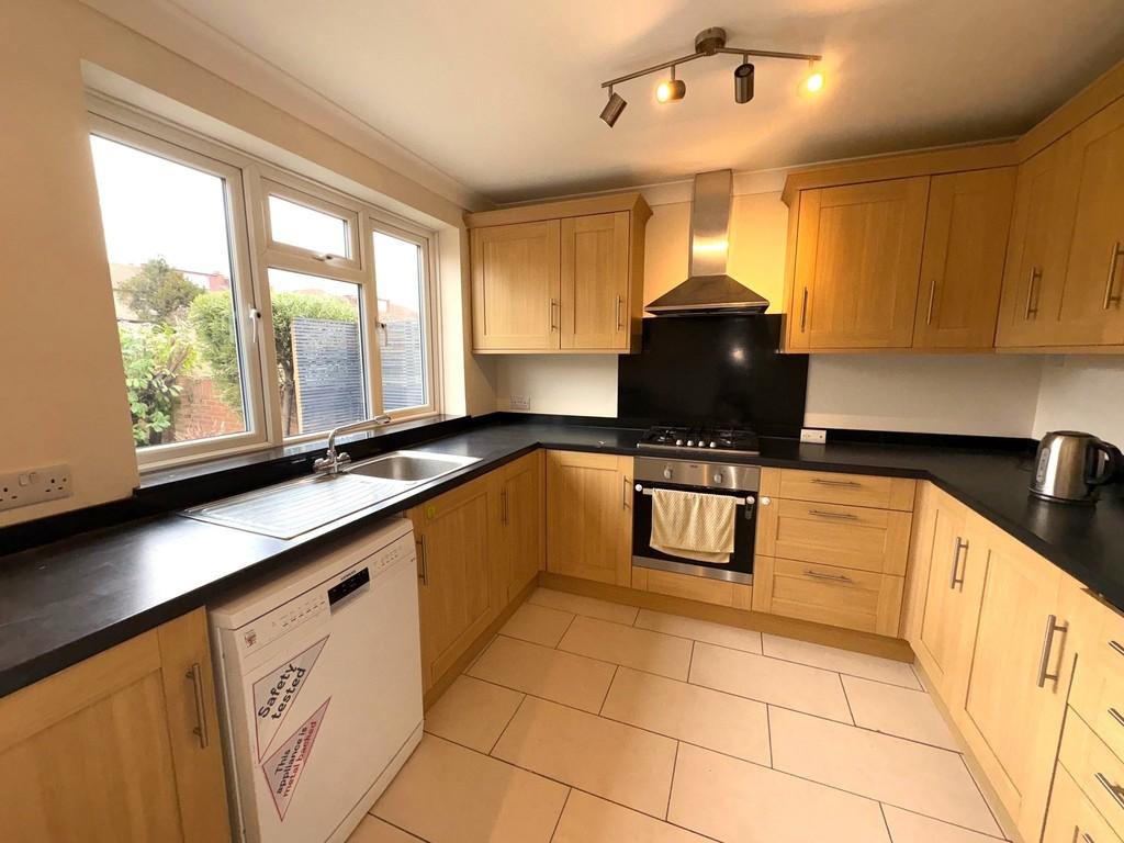 149 Exeter Rd Kitchen