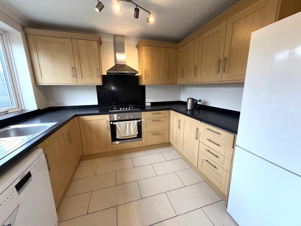 149 Exeter Rd Kitchen2