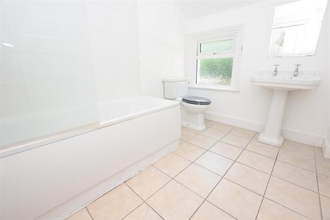 2 bedroom terraced house to rent, Long Lane, Finchley