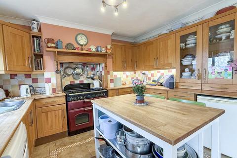 21 Castle Road, Bratton, Westbury, BA13 4SP