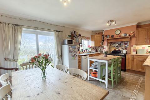 21 Castle Road, Bratton, Westbury, BA13 4SP