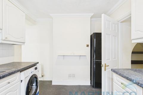 2 bedroom ground floor flat for sale, Bear Road,Brighton, East Sussex