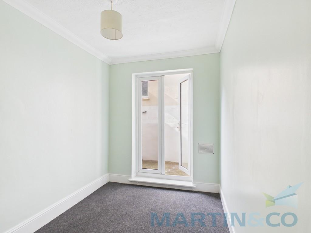 Bedroom 2 pic 2