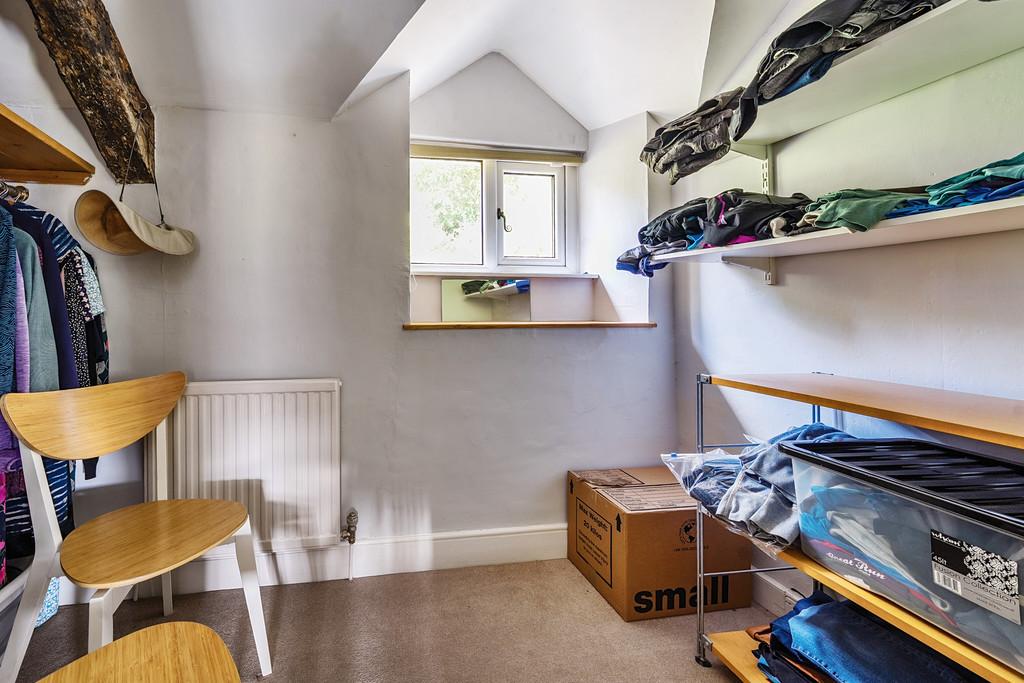 Walk-in Wardrobe/Dressing Room