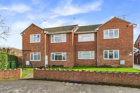 7b Dinglewell, Hucclecote, Gloucester, GL3 3HW