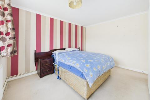 7b Dinglewell, Hucclecote, Gloucester, GL3 3HW