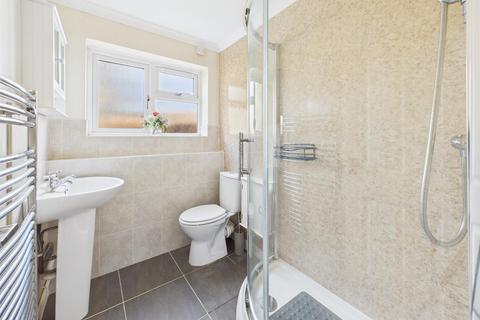 7b Dinglewell, Hucclecote, Gloucester, GL3 3HW