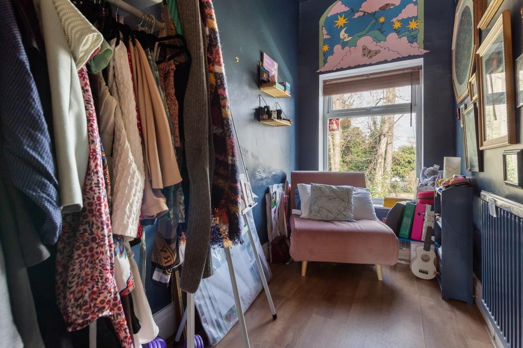 Bed 4/Dressing Room