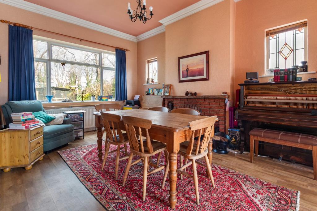 Sitting/Dining Room