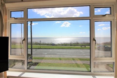2 bedroom flat for sale, Kings Parade, Holland on Sea, Clacton on Sea