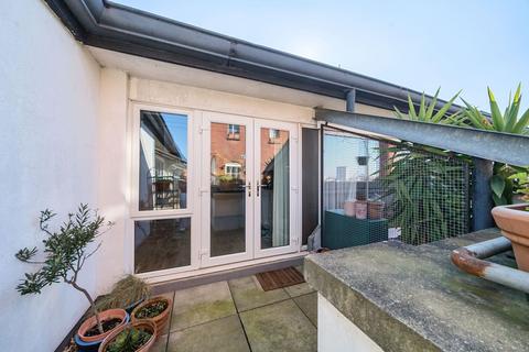 1 bedroom apartment for sale, Manhattan Building, Bow Quarter, London, E3
