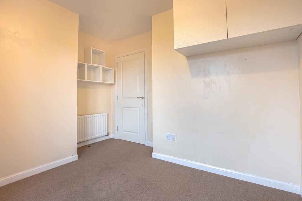 Bedroom4 Angle2