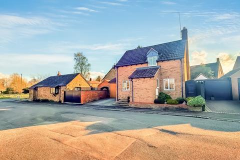 2 Bakers Lane, Norton, Daventry, NN11 2EL