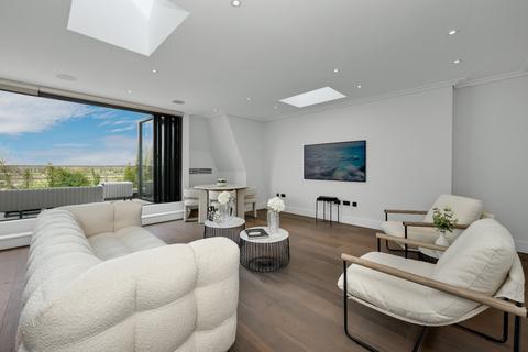 3 bedroom penthouse for sale, Esher Heights, Portsmouth Road, Esher, Surrey, KT10