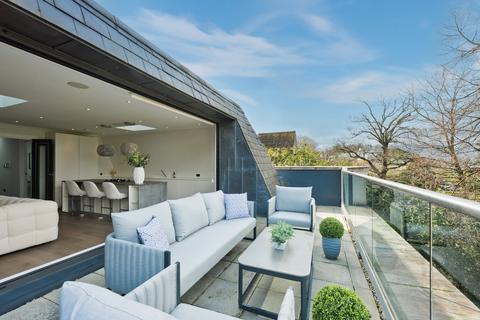 3 bedroom penthouse for sale, Esher Heights, Portsmouth Road, Esher, Surrey, KT10
