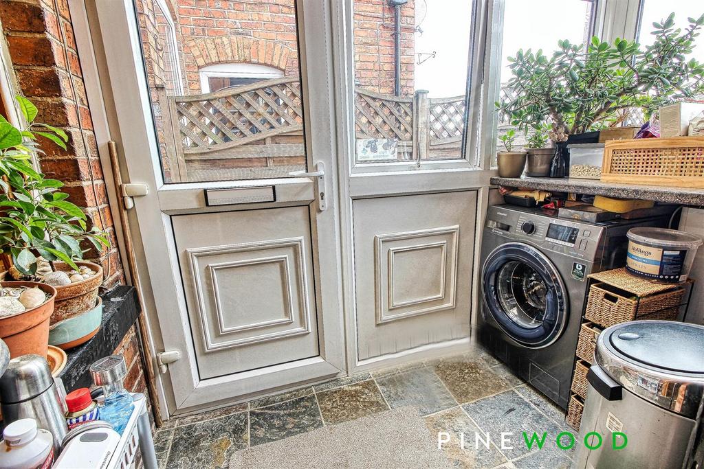 Utility room/porch