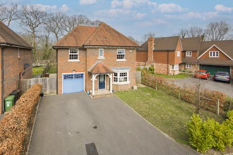 17 Parsonage Croft, Etchingham, TN19 7BY