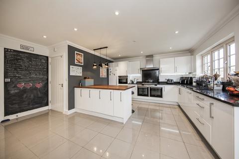 17 Parsonage Croft, Etchingham, TN19 7BY
