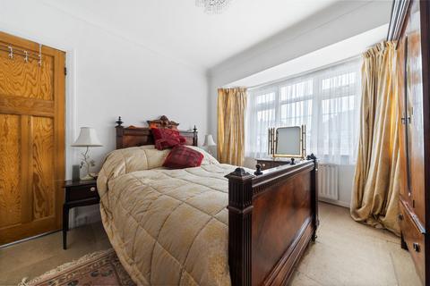 48 Burleigh Avenue, Wallington, SM6 7JG